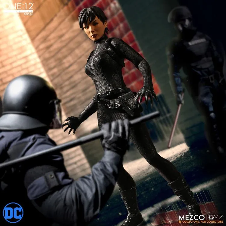 Mezco Toyz ONE:12 Collective: Catwoman Action Figure