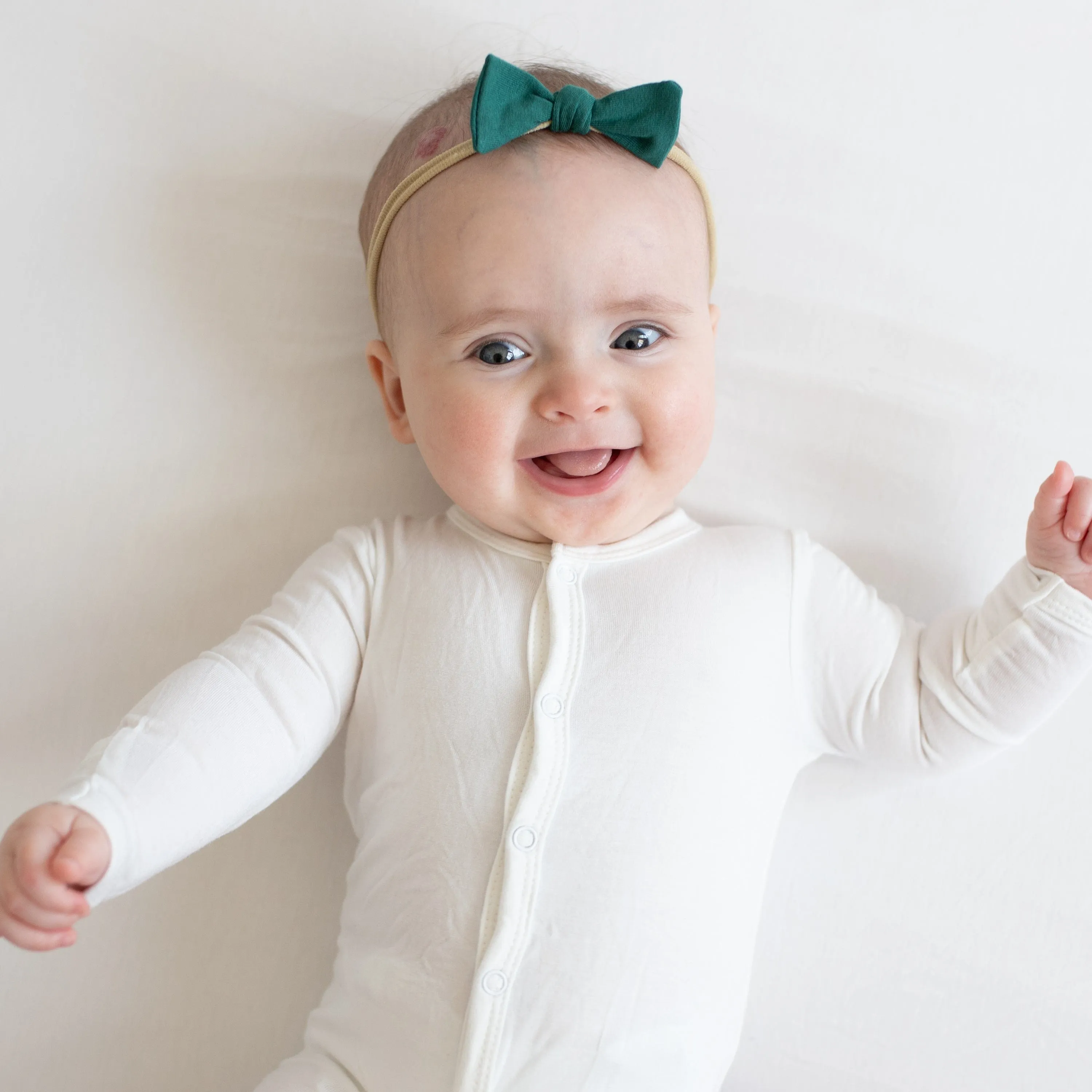 Tiny Nylon Bow in Evergreen
