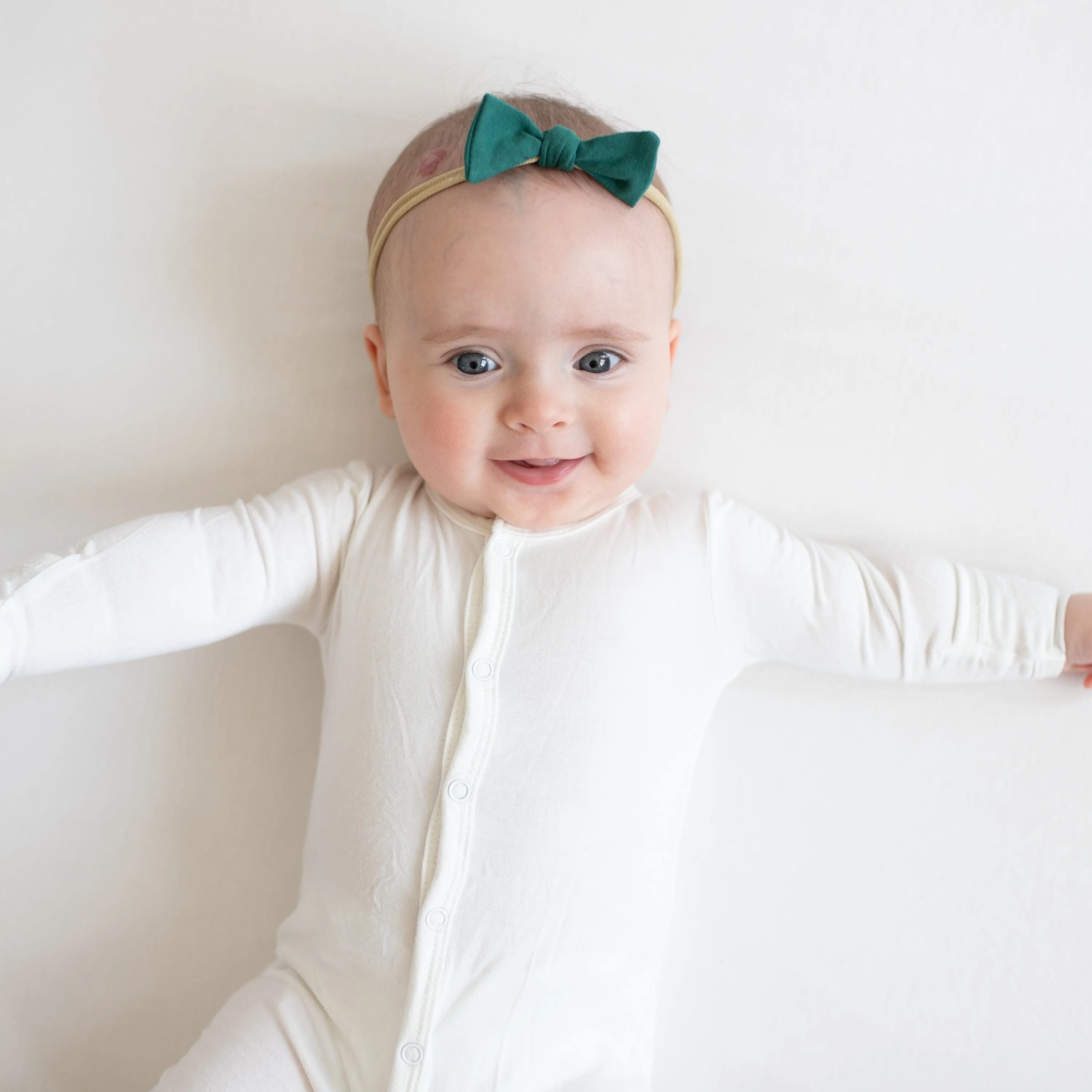 Tiny Nylon Bow in Evergreen
