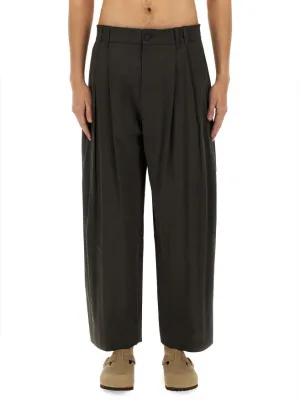 Wide-Leg Curved Pants With Pleated Front